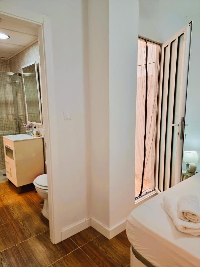 Claudia Tourist Apartment Аліканте Екстер'єр фото
