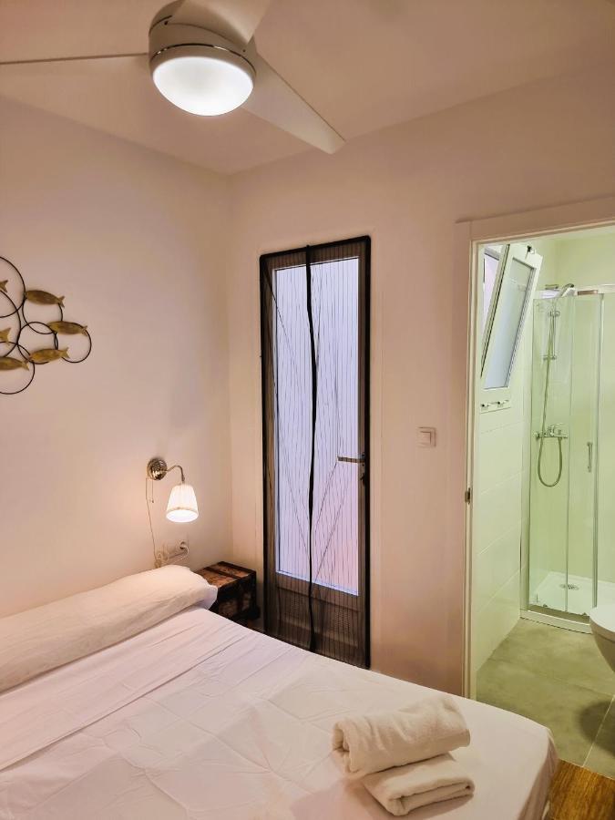 Claudia Tourist Apartment Аліканте Екстер'єр фото