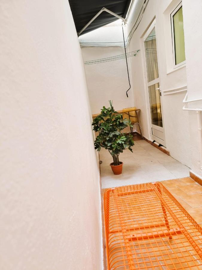 Claudia Tourist Apartment Аліканте Екстер'єр фото
