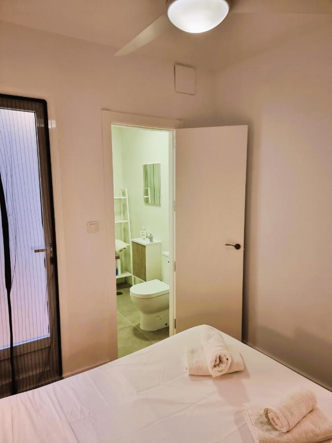 Claudia Tourist Apartment Аліканте Екстер'єр фото