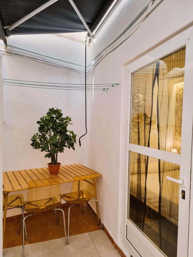 Claudia Tourist Apartment Аліканте Екстер'єр фото